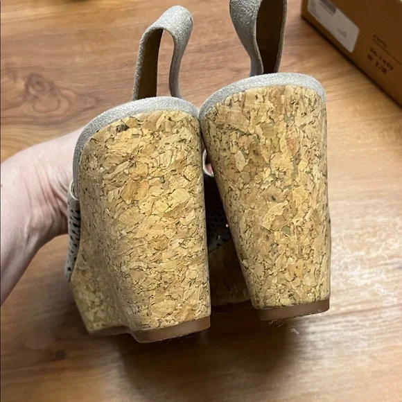 Trask Women's Patti Metallic Sandals - Picture 4 of 7